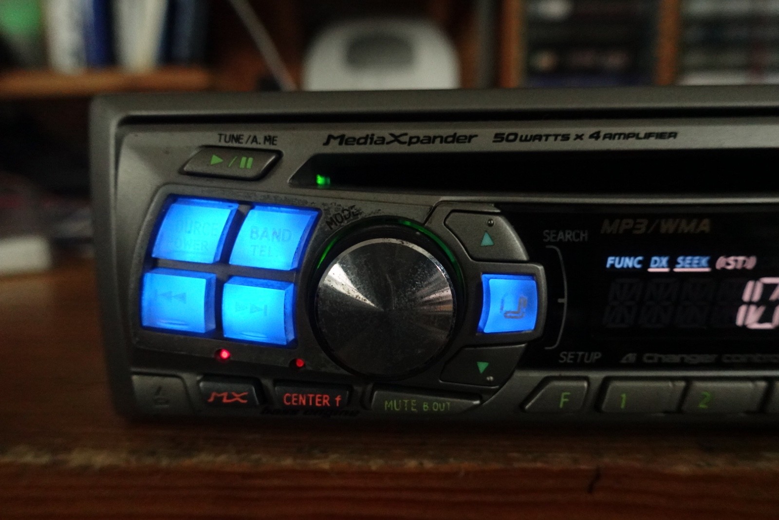 Alpine CDA-9807. CD/Fm108/Aux-Bluetooth Player.