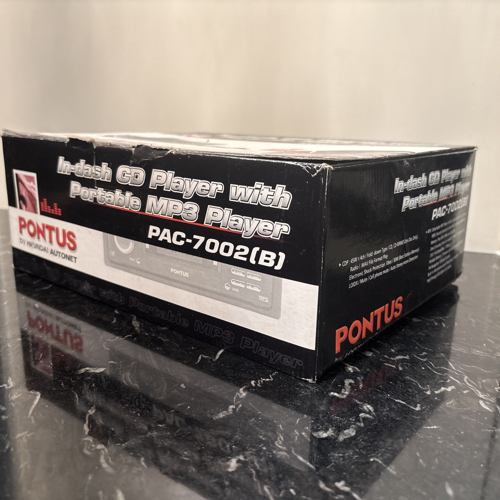 Pontus PAC-7002(B) In-dash CD Player with Portable MP3 Player