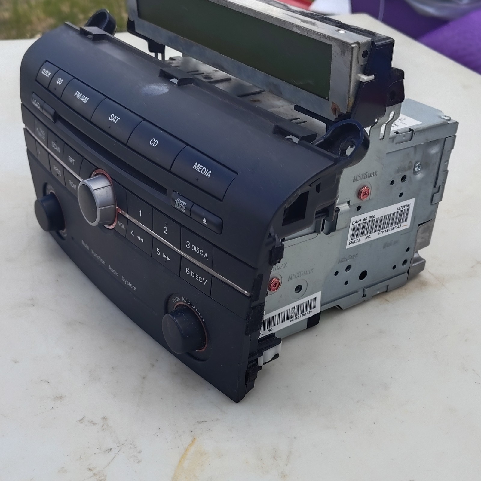 1 DIN In-Dash CD Player FM/AM SAT Radio Media Input Model 14798188