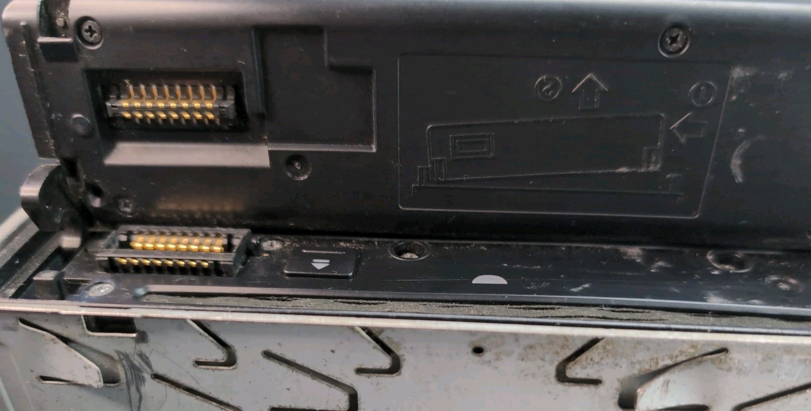 Sony AM/FM Automotive Compact Disc Player CDX – GT300 DRIVE S / See Description