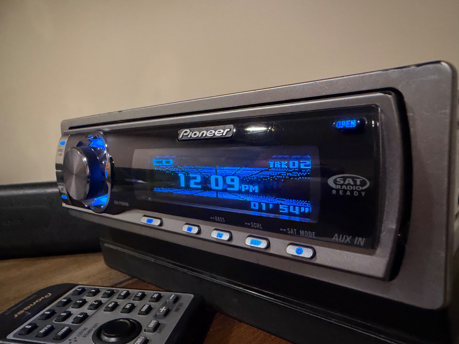 RARE PIONEER DEH-P5900IB Old School CD Player BLUETOOTH adapter REMOTE Graphics!