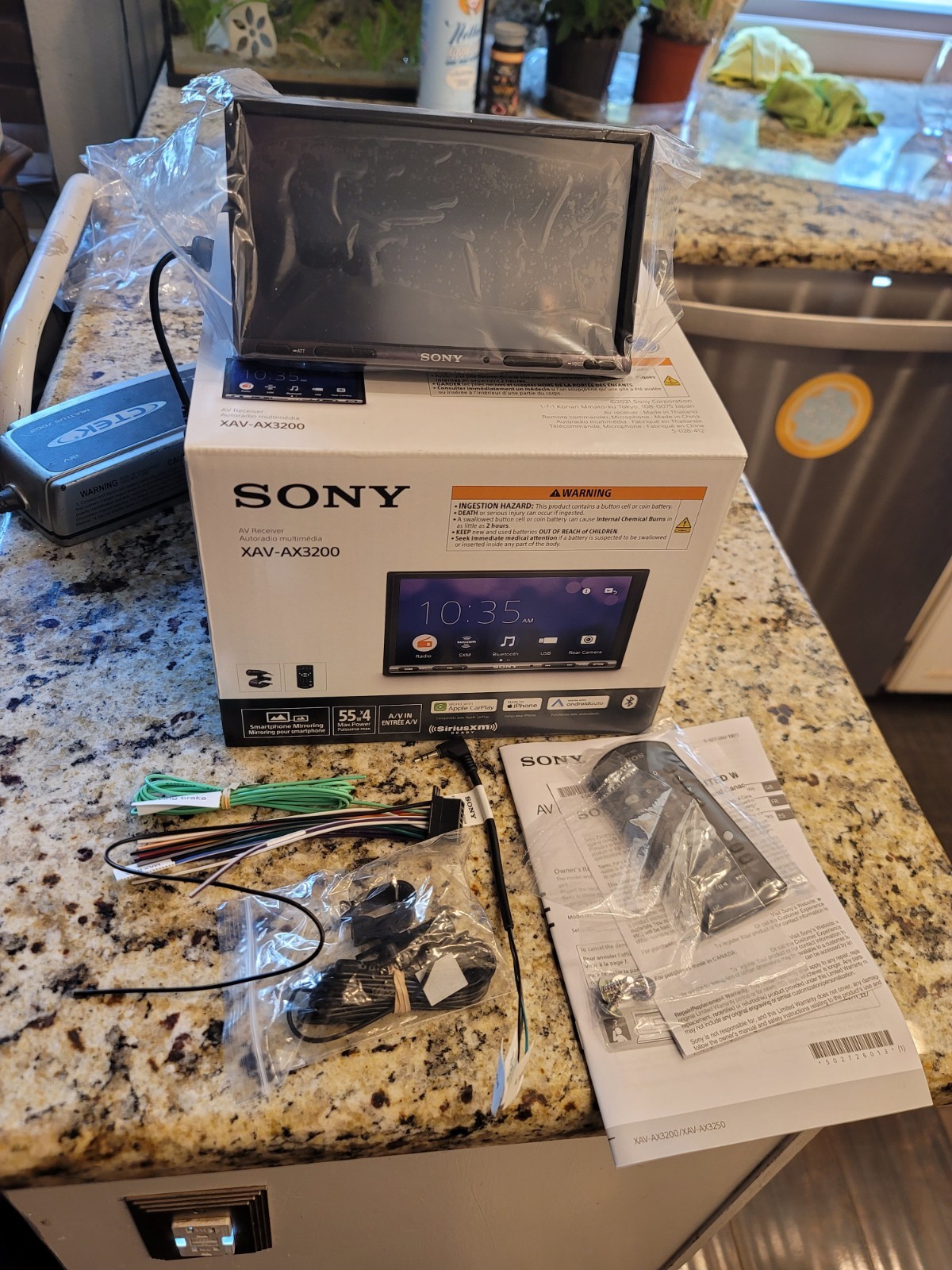 Sony XAVAX3200 7″ 2-DIN Digital Multimedia w/ CarPlay/Android Auto