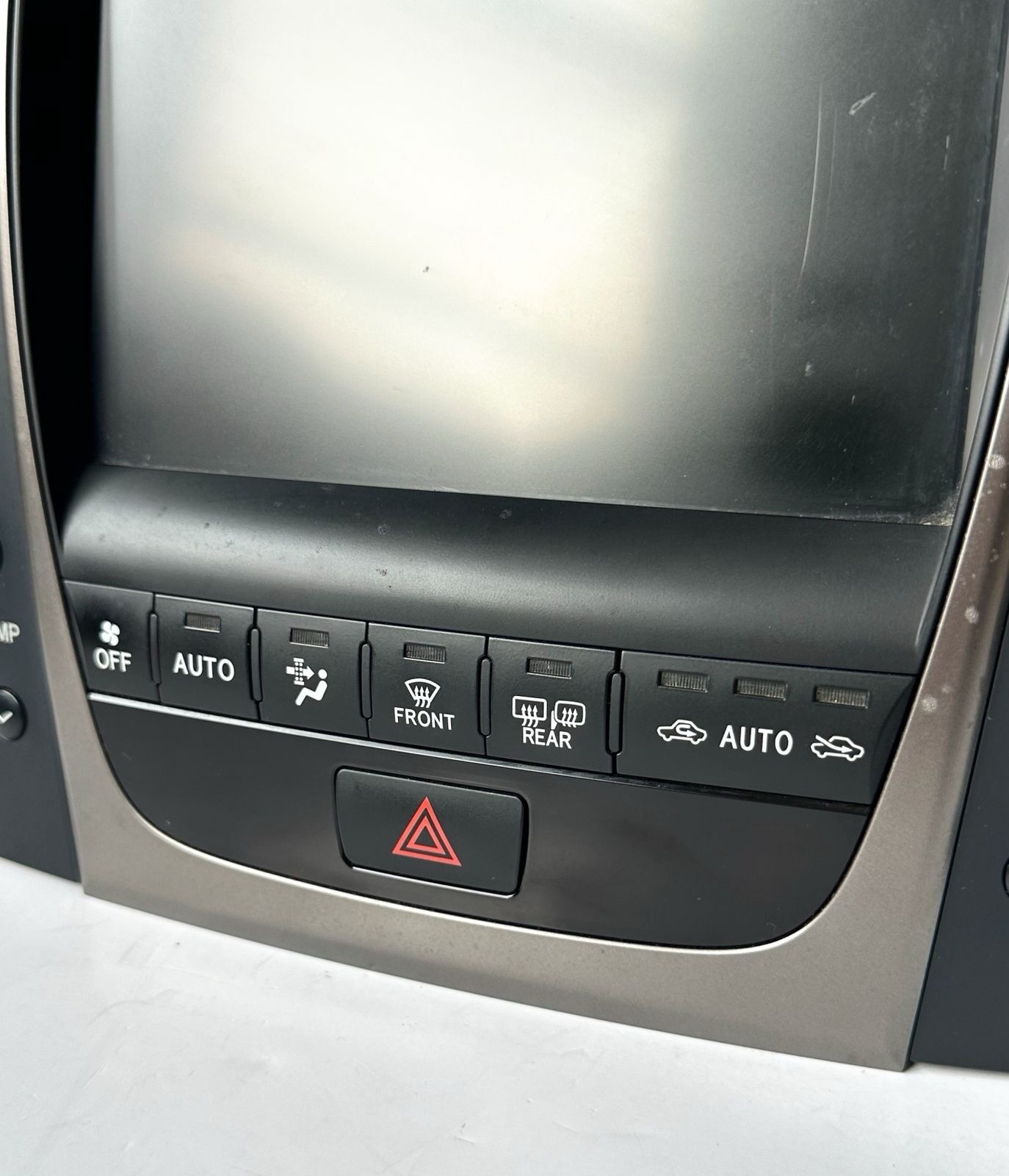2006 -2007 GS300 GS350 NAVIGATION DISPLAY GPS CONSOLE 86111-30390 USED GOOD