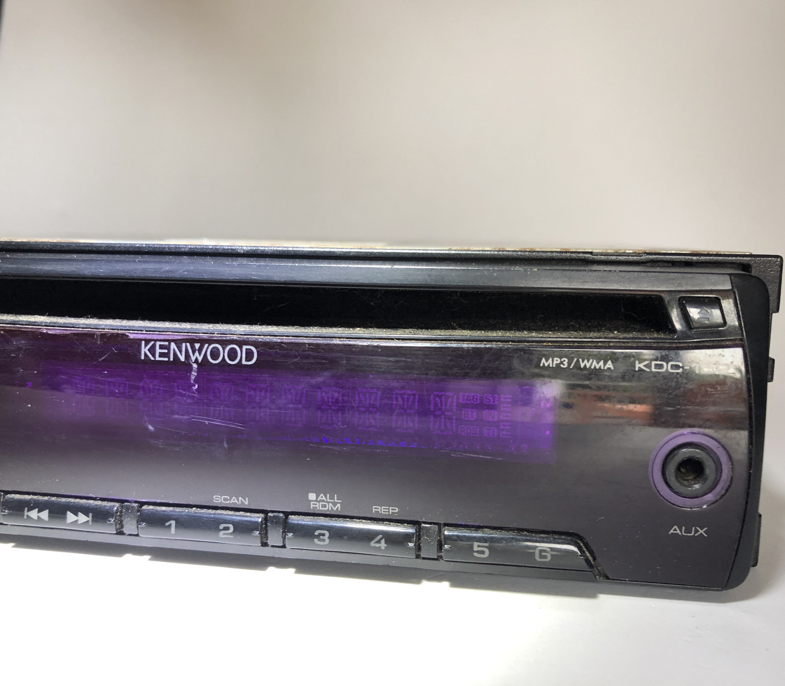 Kenwood CD Player Reciever In-Dash Model KDC-152. UNTESTED
