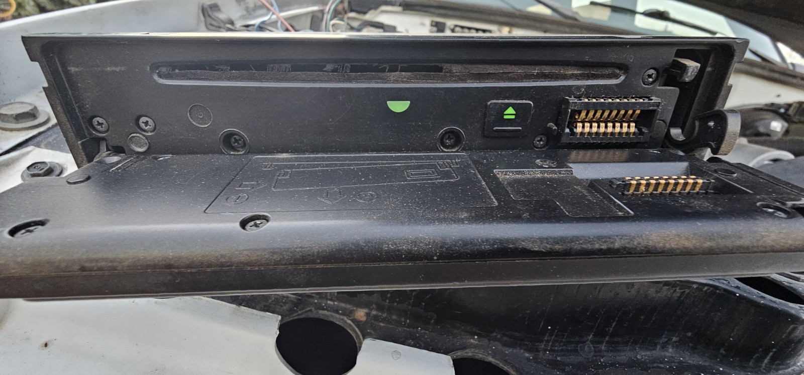 Sony CDX-GT300 CD Player In Dash Receiver