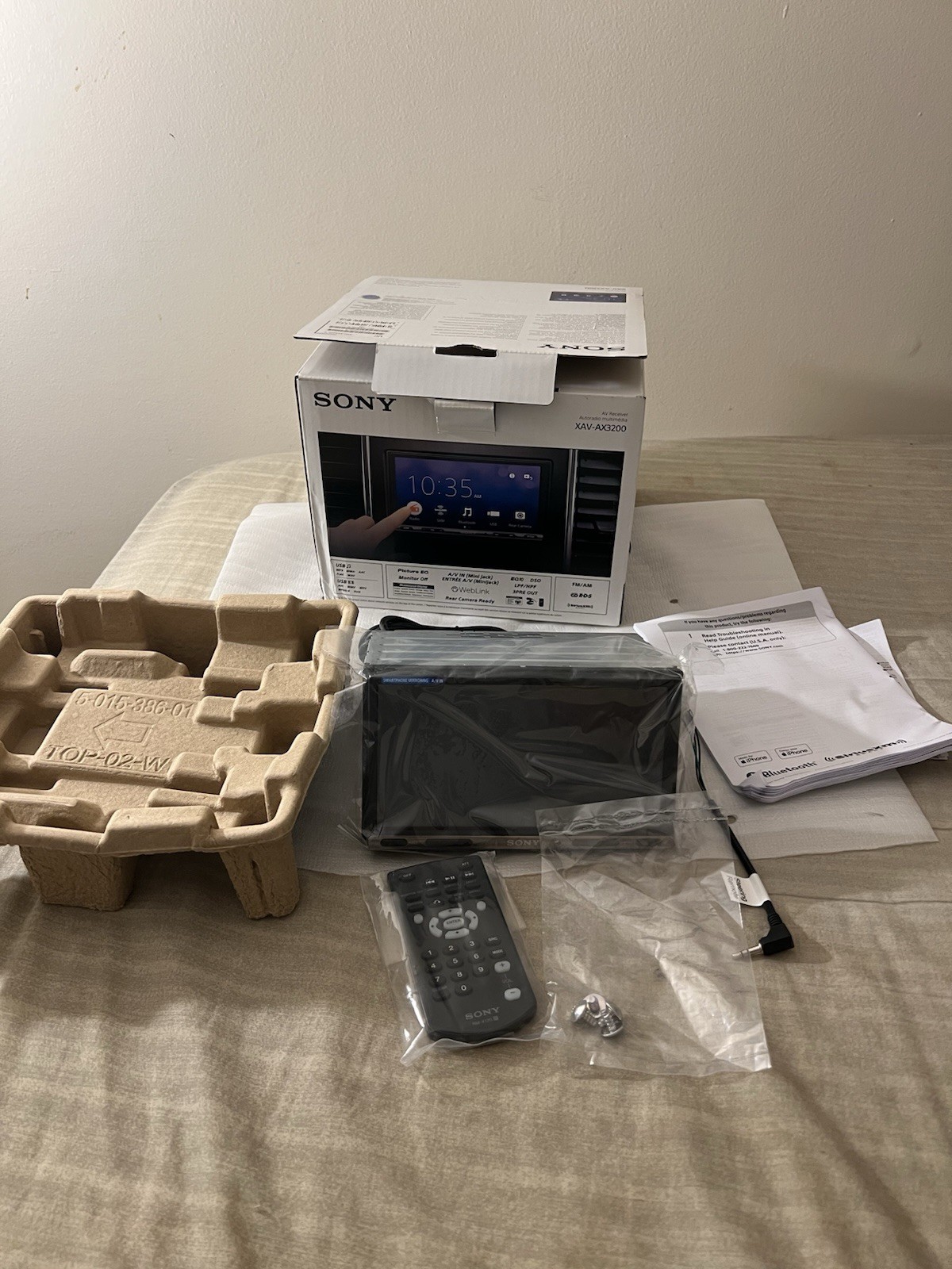 Sony XAV-AX3200 AV Multi Media Receiver FOR PARTS OR REPAIR Untested