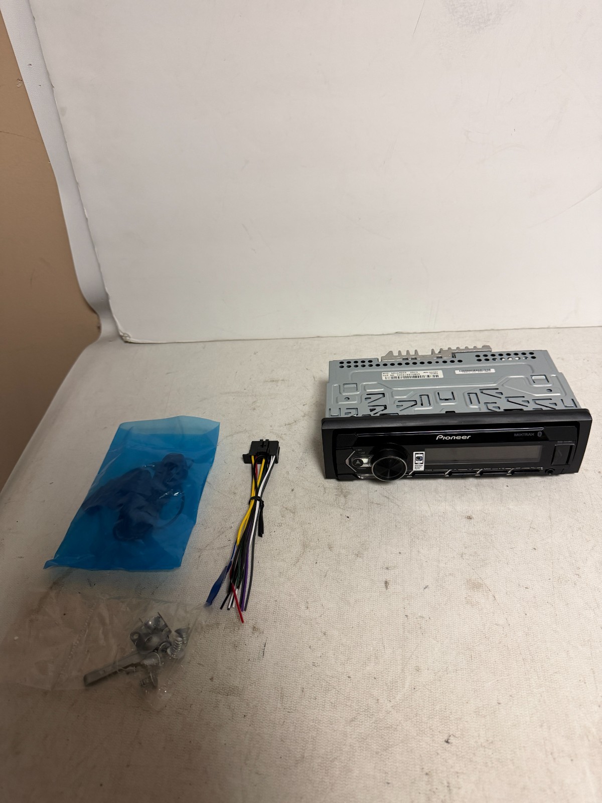 Pioneer MVH-S325BT Bluetooth Car Stereo Receiver – B