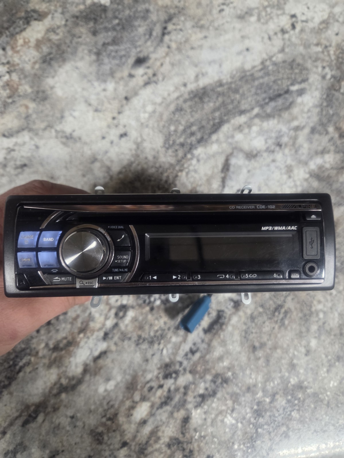 Alpine CDE-102 CD Player/USB In Dash Receiver
