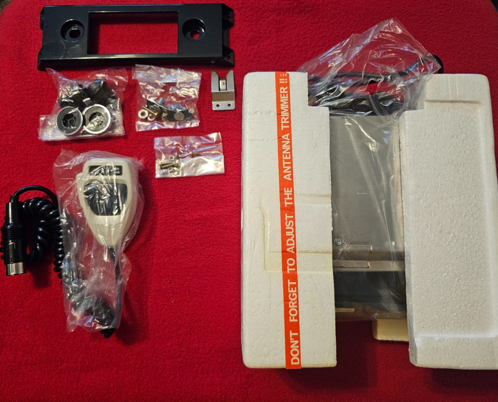 Audiovox 23 Ch. CB Car Radio Transceiver AM FM MPX 8 Track Stereo MCB-6000 NOS