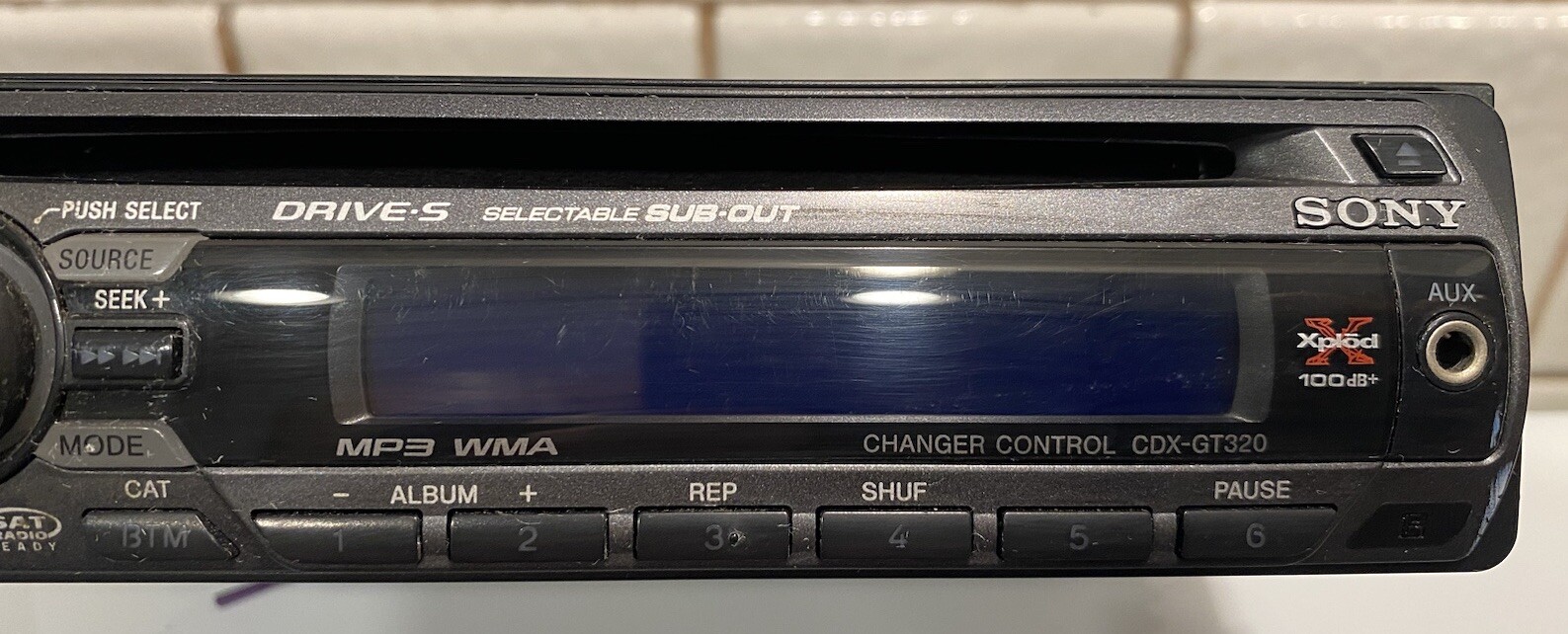 Sony Xplod CDX-GT320 CD Player/MP3 In Dash Receiver Radio Stereo 2008 READ