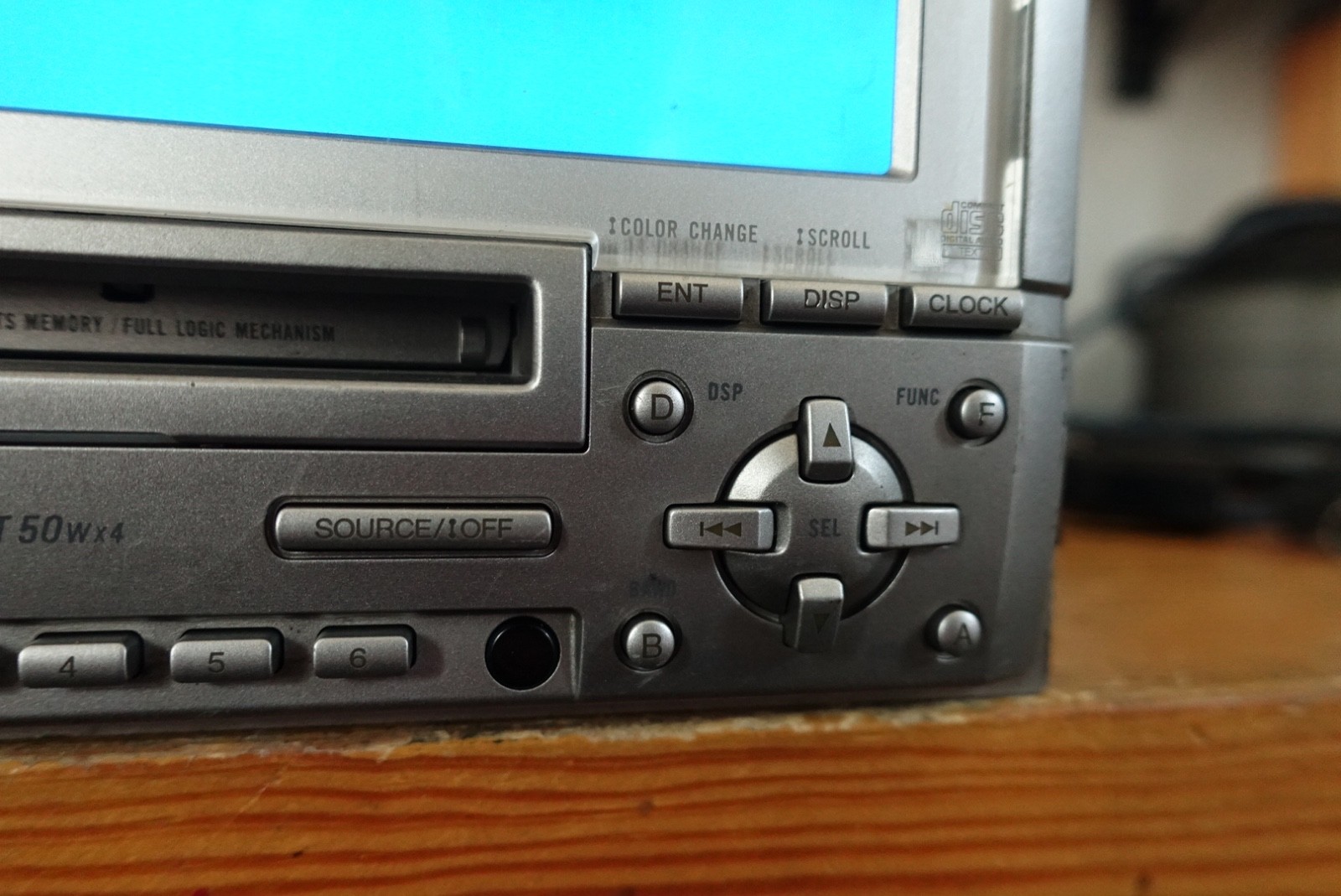 Pioneer Fh-P555MZ. 2 Dins- CD/MD/Aux-Bluetooth Player. BBE/Surround Mode.