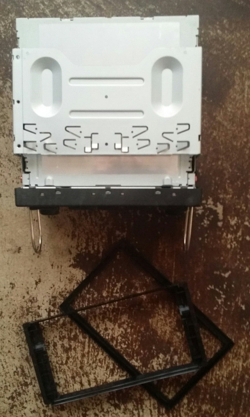 UNBRANDED RADIO / CD PLAYER, FREE US SHIPPING