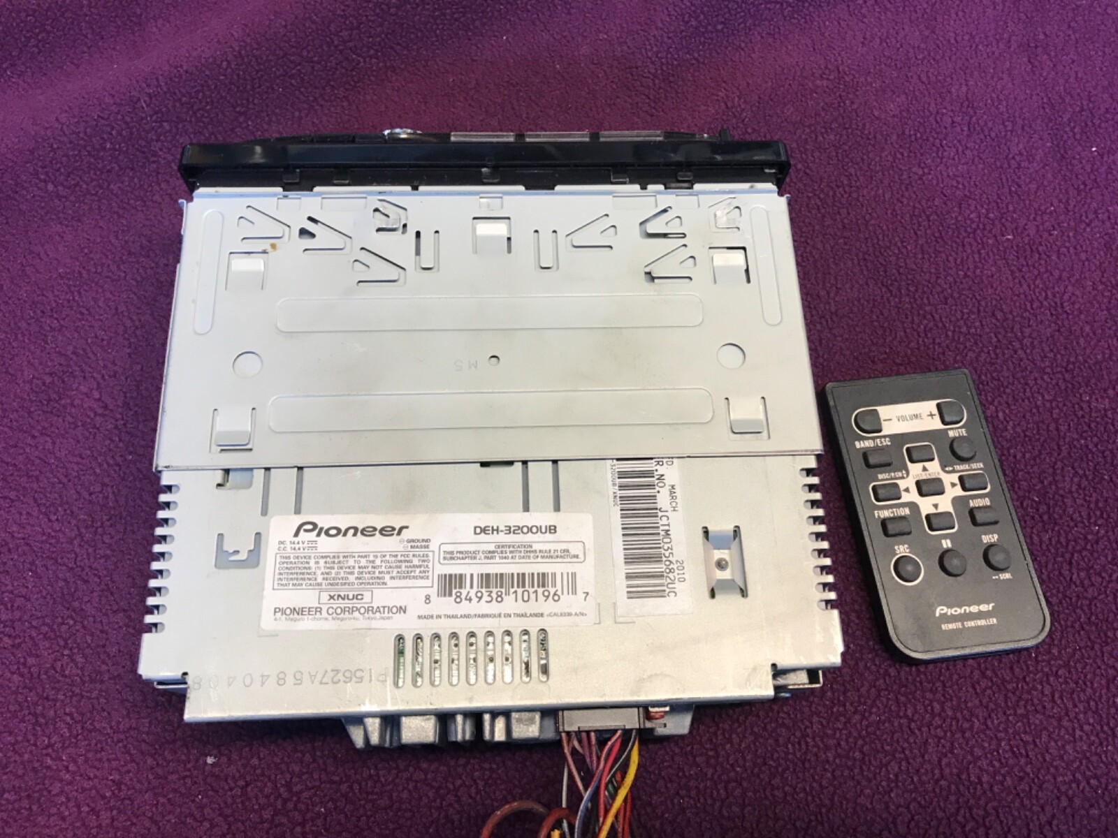 Pioneer DEH-3200UB CD Player/USB In Dash Receiver Radio w/Remote