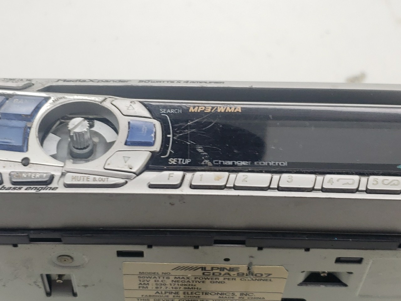 Alpine CDA-9807 Old School Single Din Car Stereo CD Player – Missing Knob