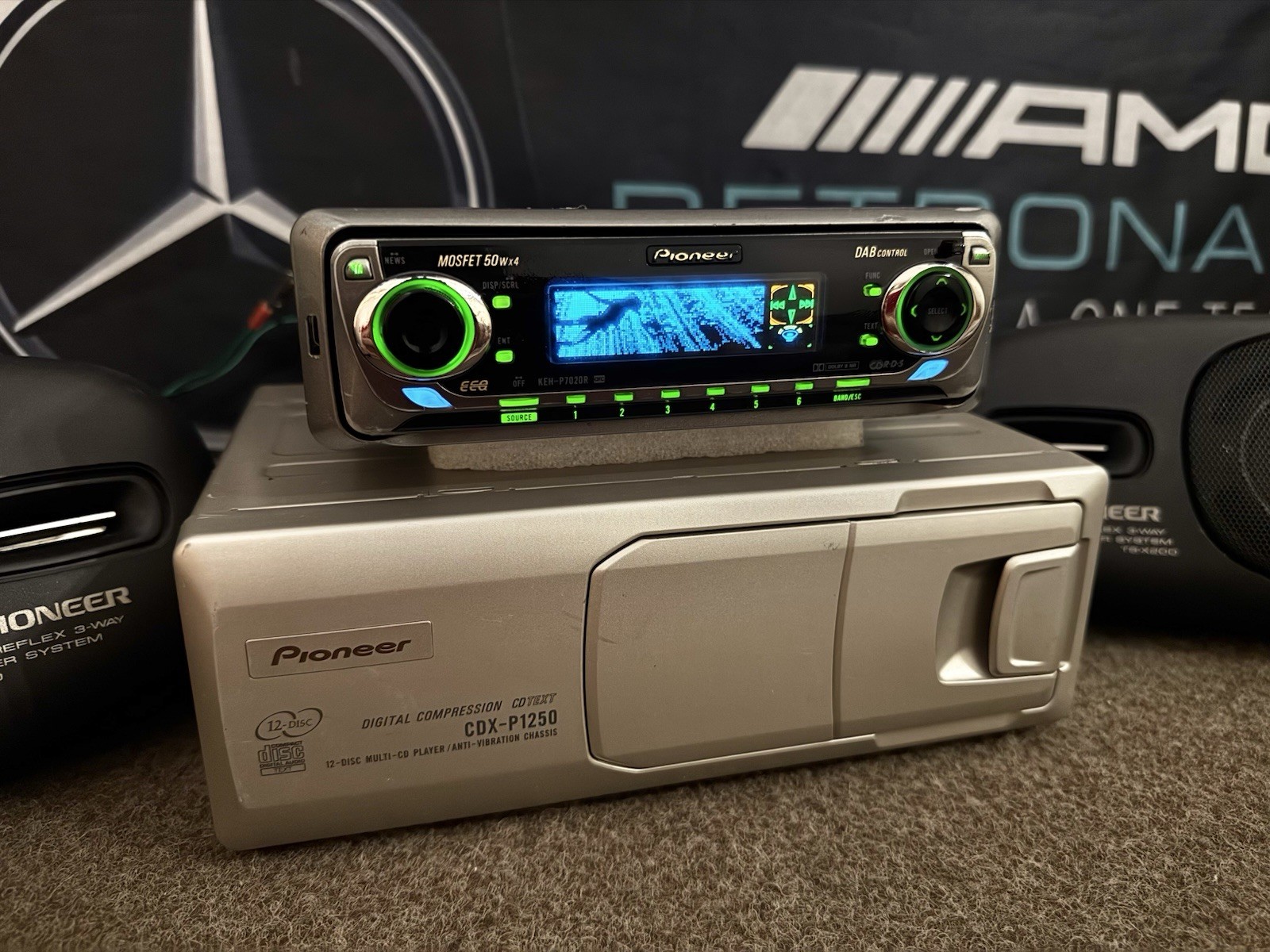 PIONEER KEH-P7020R Car LW/MW/FM Cassette Player & CD-Changer CDX-P1250 Dolphin D