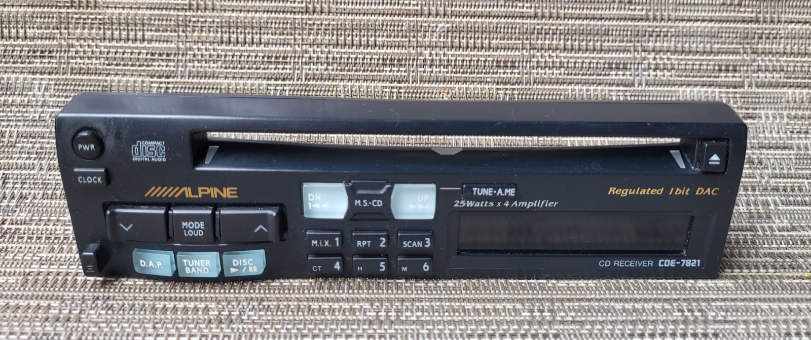 Alpine CDE-7821 AM FM CD Car Radio Detachable Face Plate