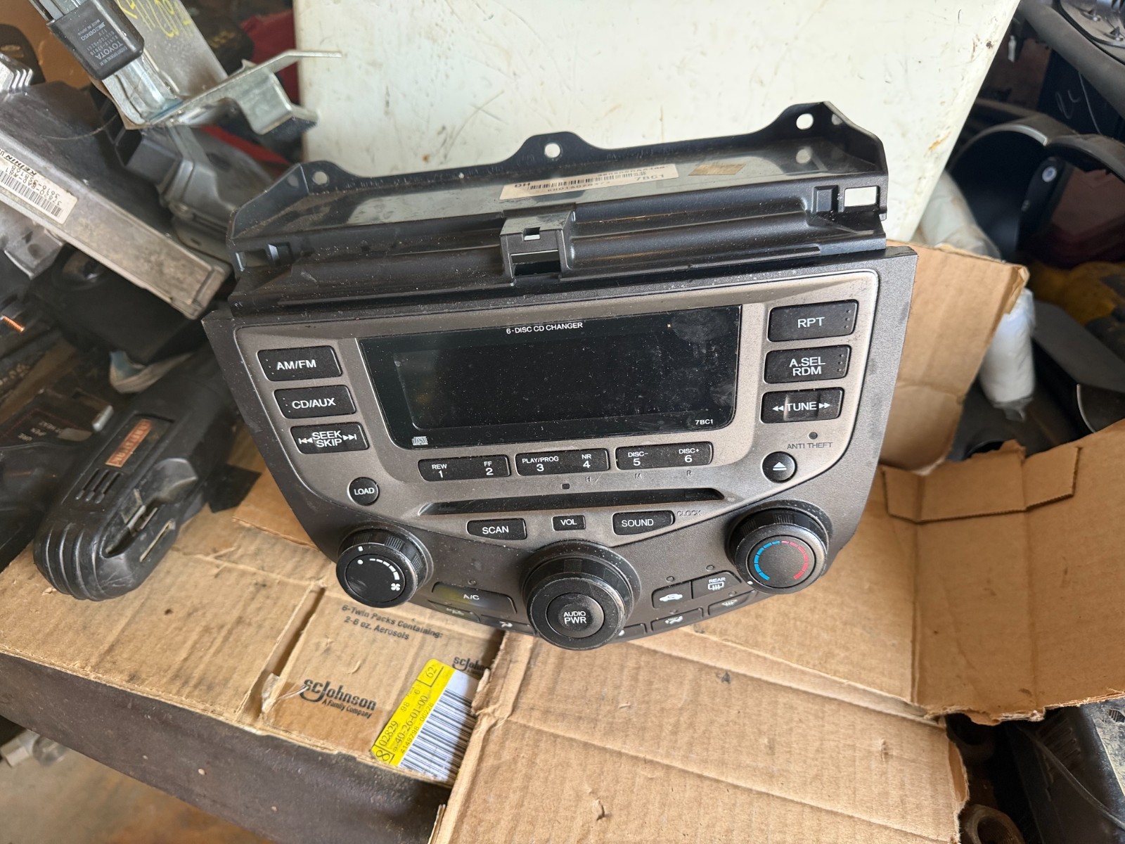 2003-2007 HONDA ACCORD AM FM CD RADIO RECEIVER HEAD UNIT OEM 39175-SDA-A120-M2