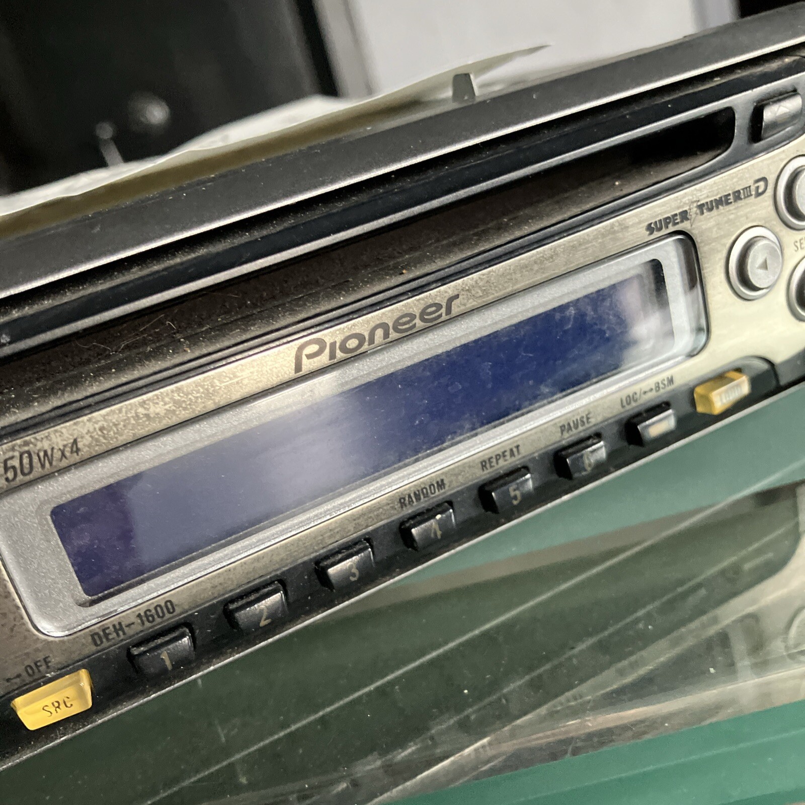 Pioneer DEH-1600 CD Player In Dash Receiver