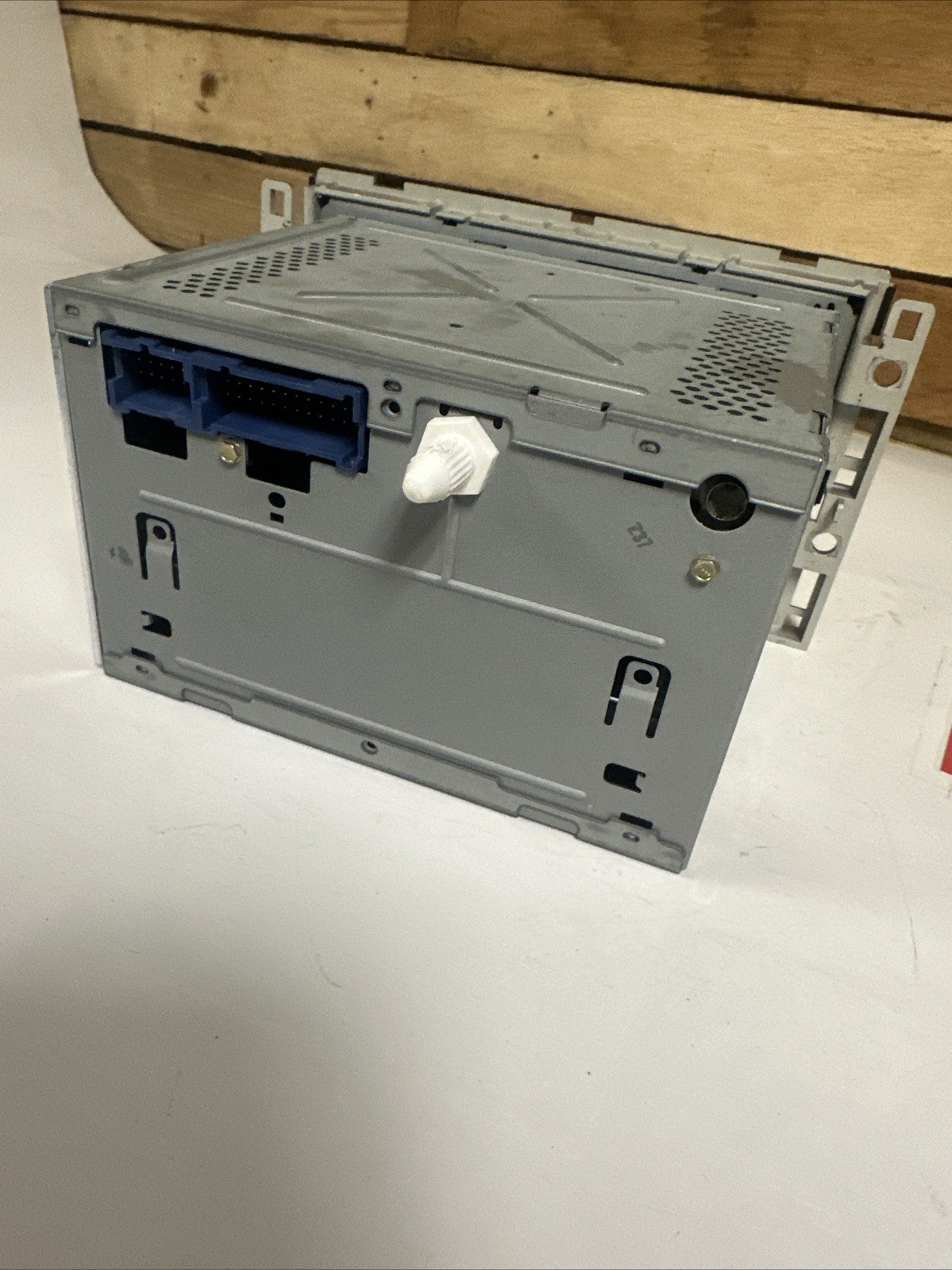 2006 Chevrolet Cobalt AM FM MP3 CD stereo receiver OEM 15272192
