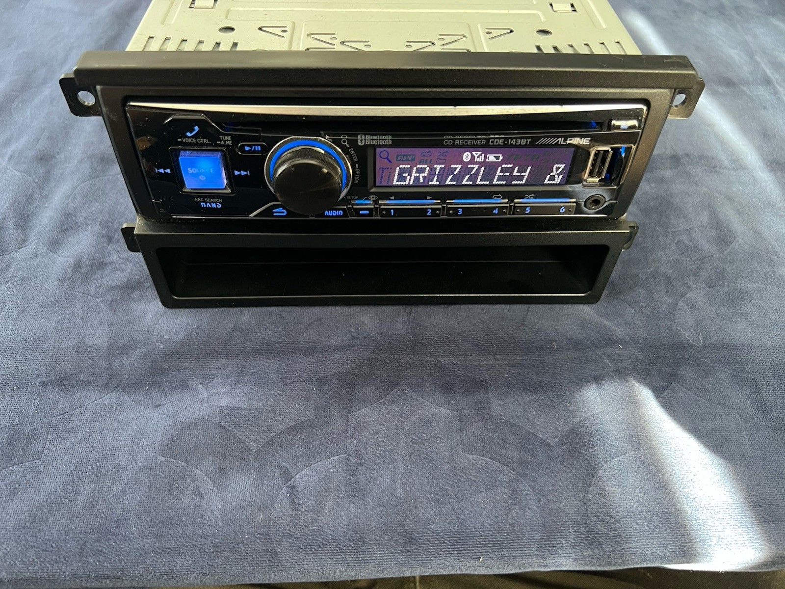 ⭐️ Pre-Owned,TESTED⭐️ Alpine BT|CD|AM/FM|USB-(CDE-143BT)