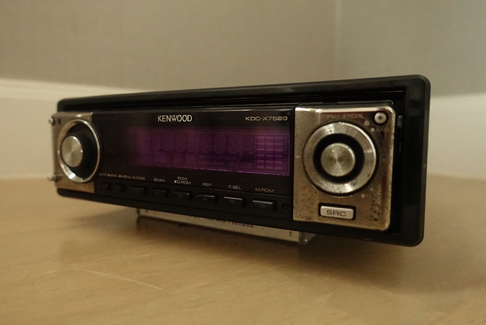 Kenwood KDC-X7529. CD/Fm108/Bluetooth player.