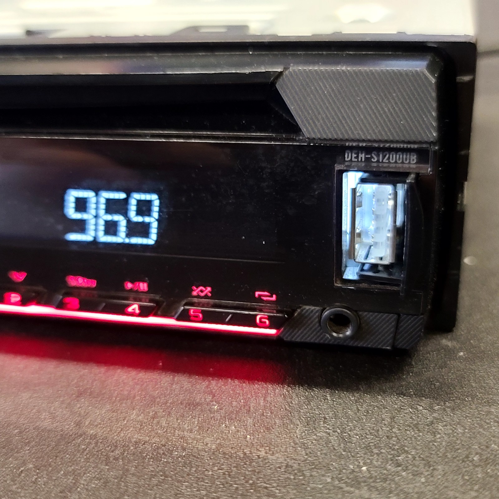 PIONEER DEH-S1200UB SINGLE DIN, USB, AUX, CD PLAYER