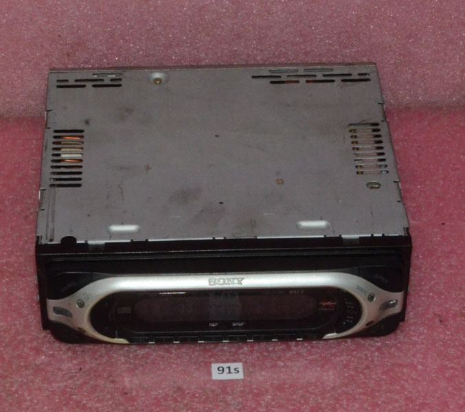 Sony FM/AM Compact Disc Player Model CDX-L510X.