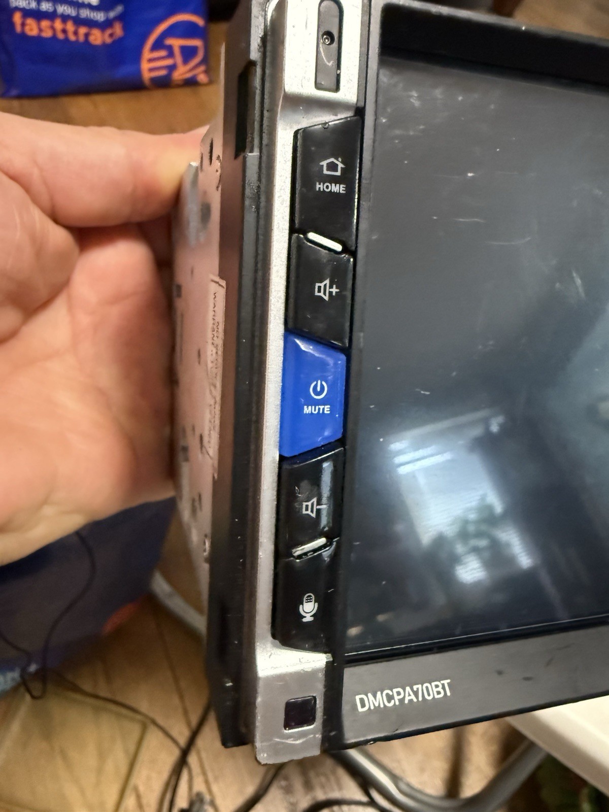 Dual Electronics DMCPA70BT Digital Media Receiver Bluetooth Touchscreen (read)