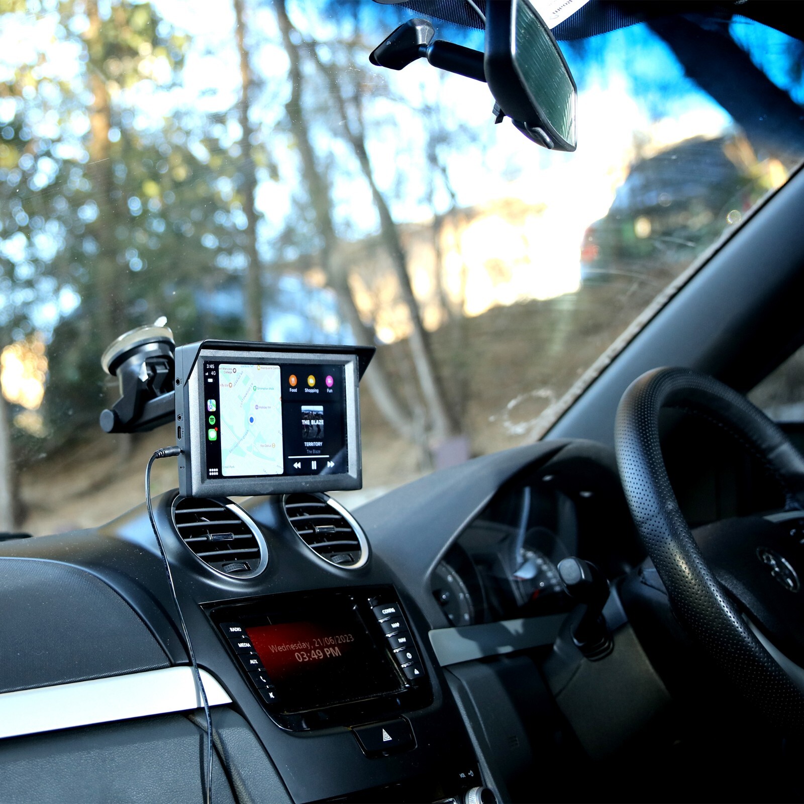Laser 7″ CarPlay/Android Auto Touchscreen | Navigation, Music, Voice Assist