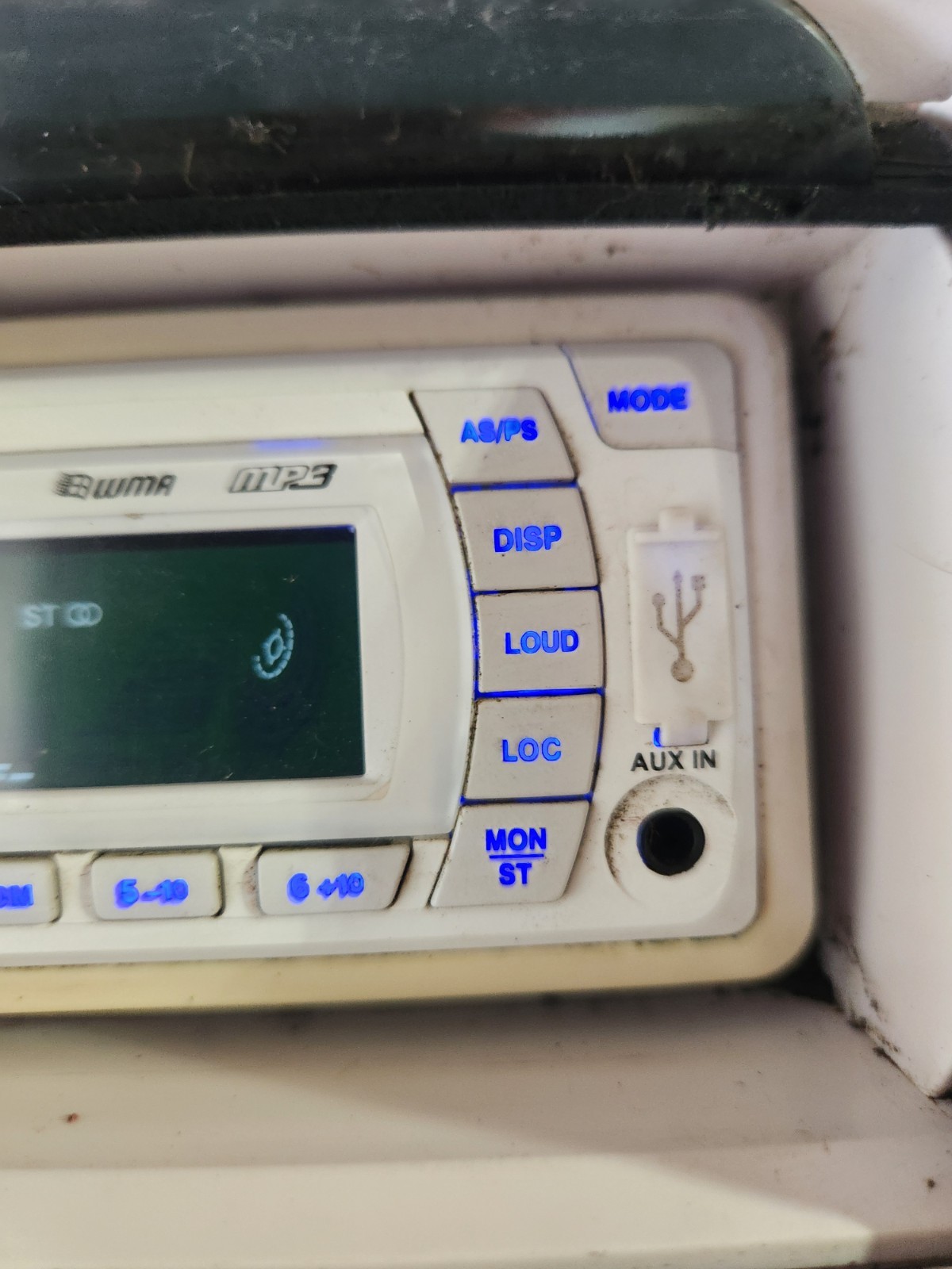 Pyle PLMR18 AM/FM MPX In-Dash Marine Electronic Tuning Radio USB SD MMC Reader