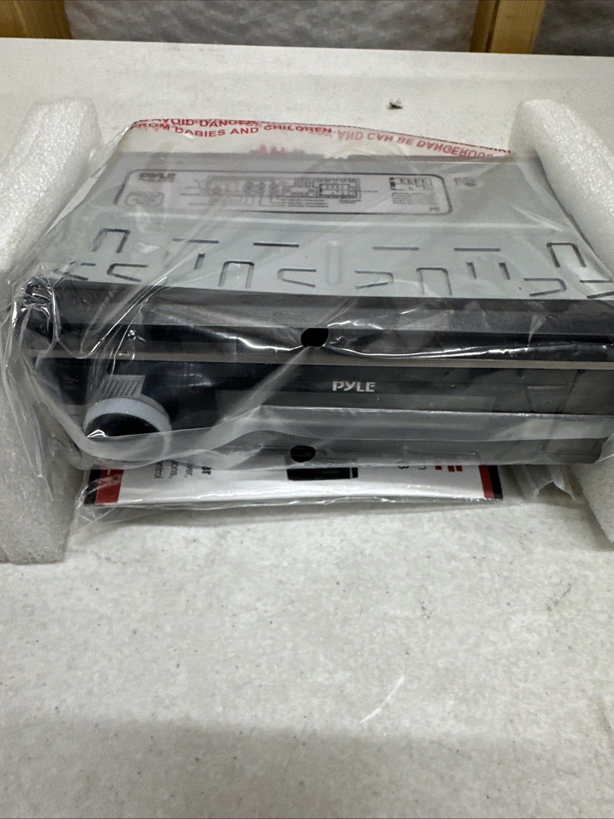 Pyle Bluetooth Stereo Headunit Receiver – In-Dash Black – PLML50FB