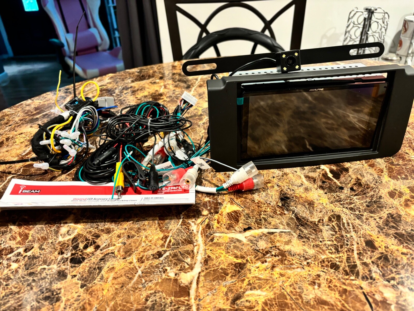 Alpine iLX-W650 7 inch Mechless In-Dash Receiver