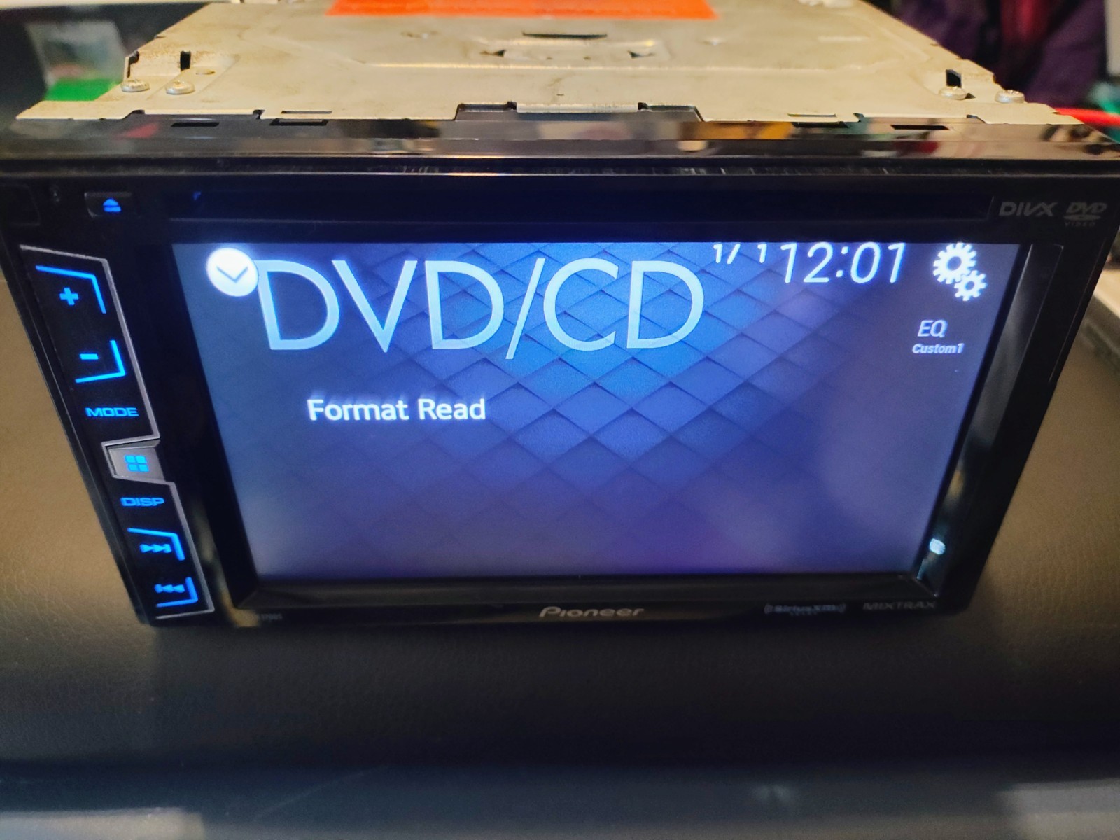 Pioneer AVH-X1700s 6.1″ Double-DIN DVD RECEIVER USB AUX