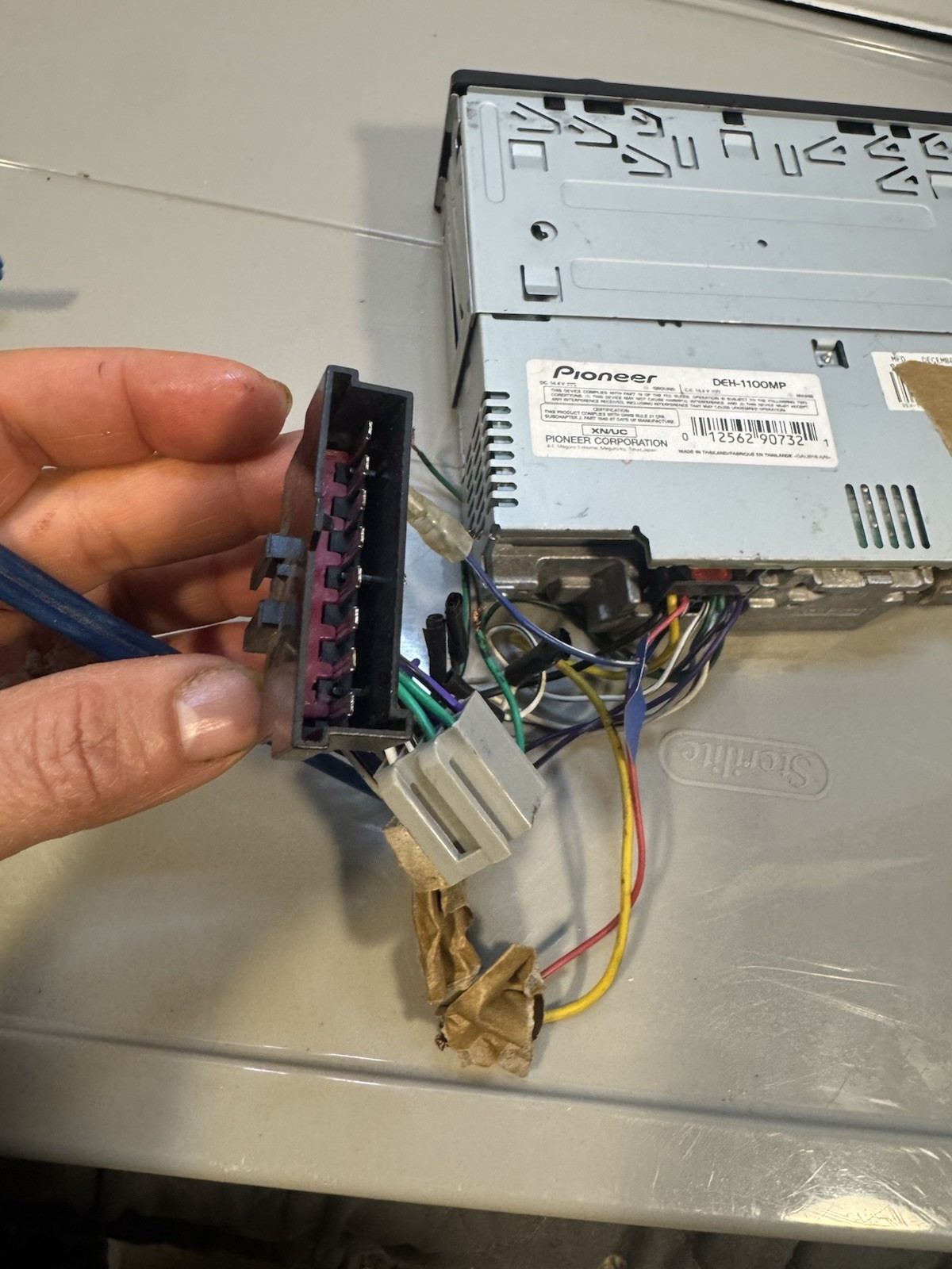 Untested Pioneer DEH-1100 CD Player In Dash Receiver