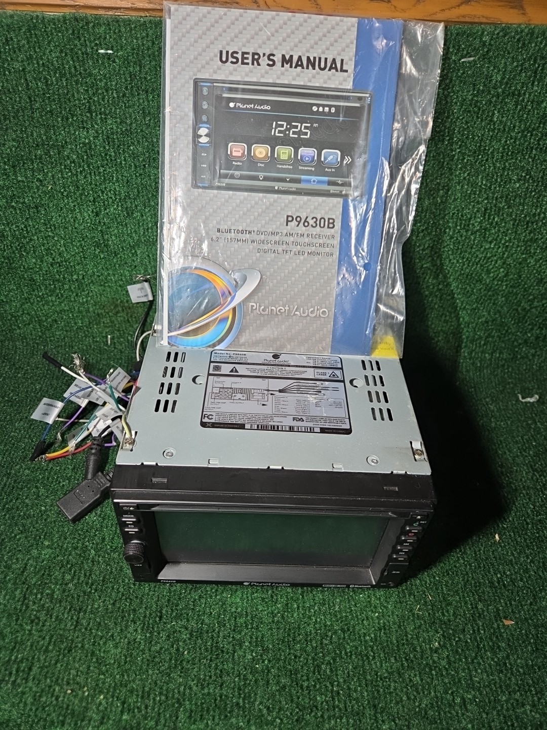 Planet Audio P9630B 2-DIN 6.2″ Stereo Touchscreen DVD USB SD AUX NO REMOTE