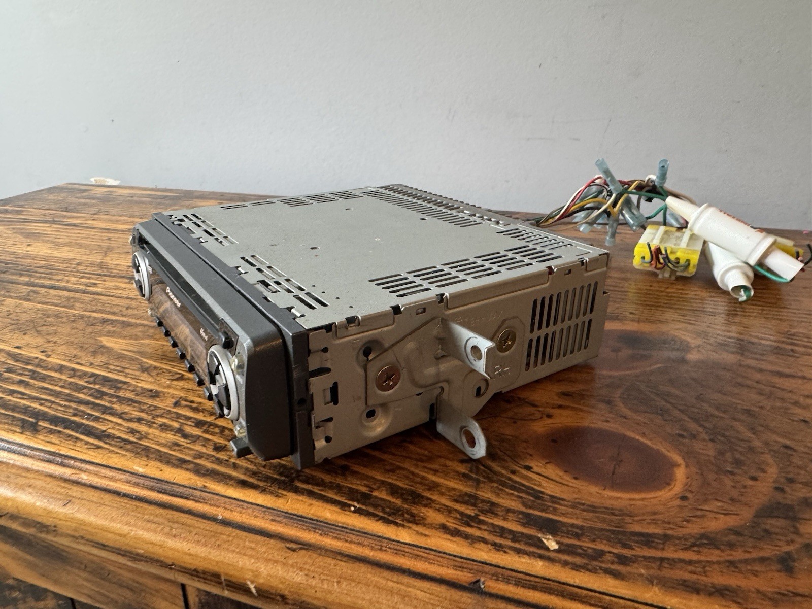Pioneer DEH-1400 CD Player stereo