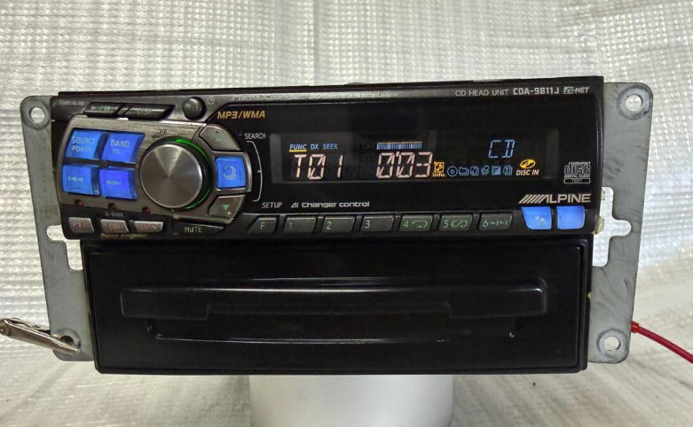 ALPINE CDA-9811J CD HEAD UNIT CD/CD-R/CD-RW MP3 WMA AM FM 1DIN 50W x4 DC12V