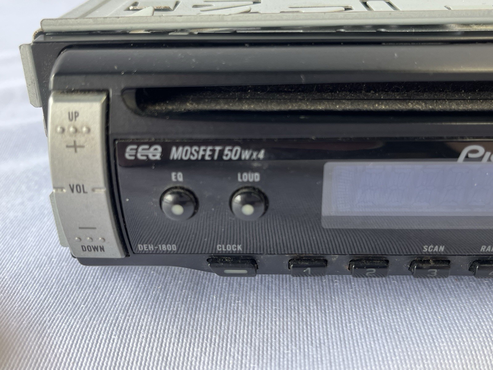 Pioneer DEH-1800 Car Stereo CD Player AM FM Receiver 50Wx4 For Parts Repair