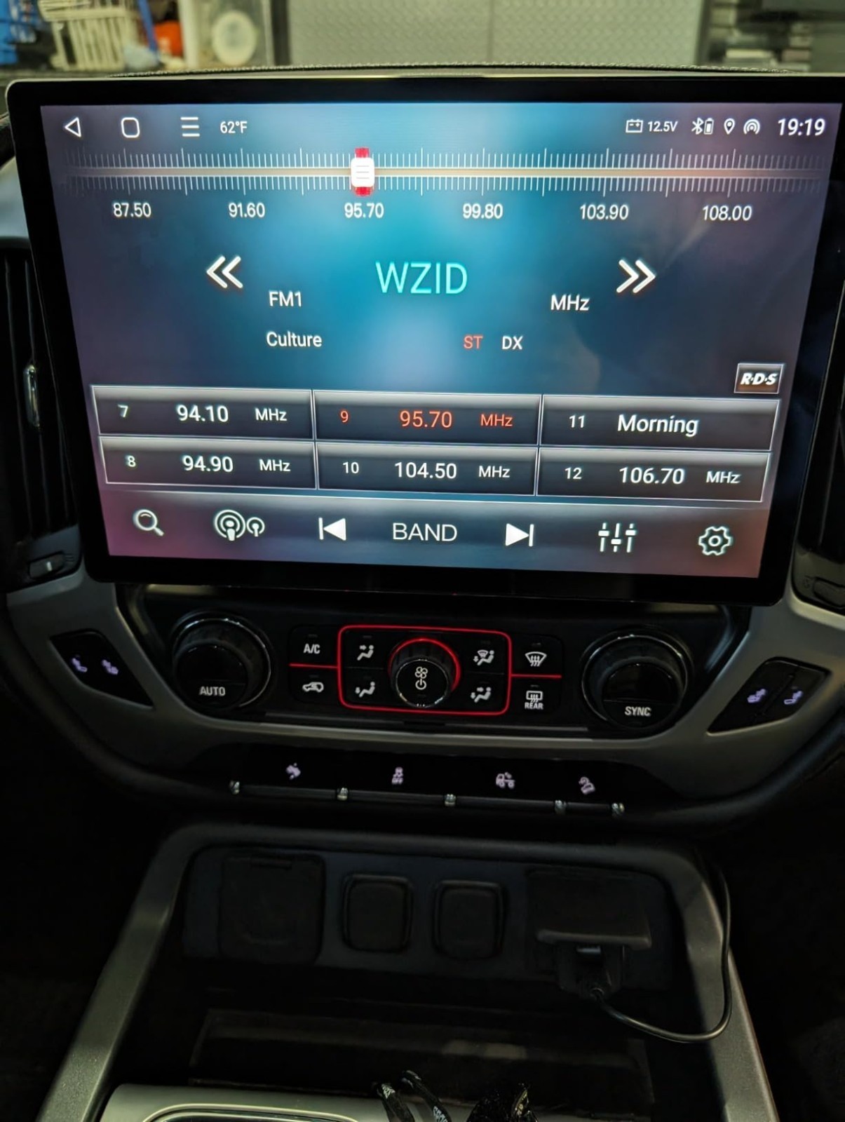 For Chevrolet Silverado Sierra CarPlay Android Car Stereo Radio GPS Mobile Maps
