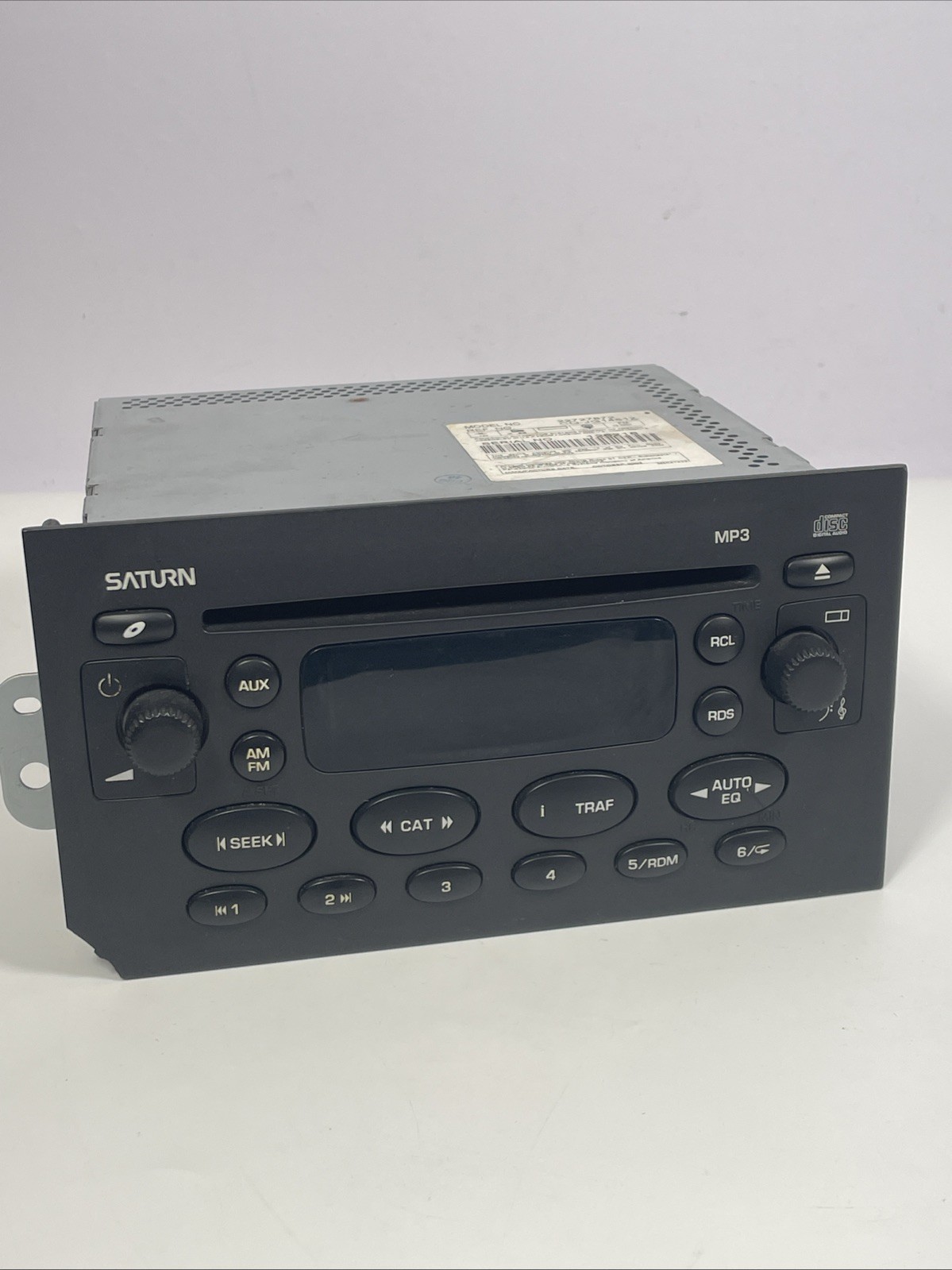 Saturn Ion AM FM CD MP3 radio receiver 22727872 Not Tested For Parts Only