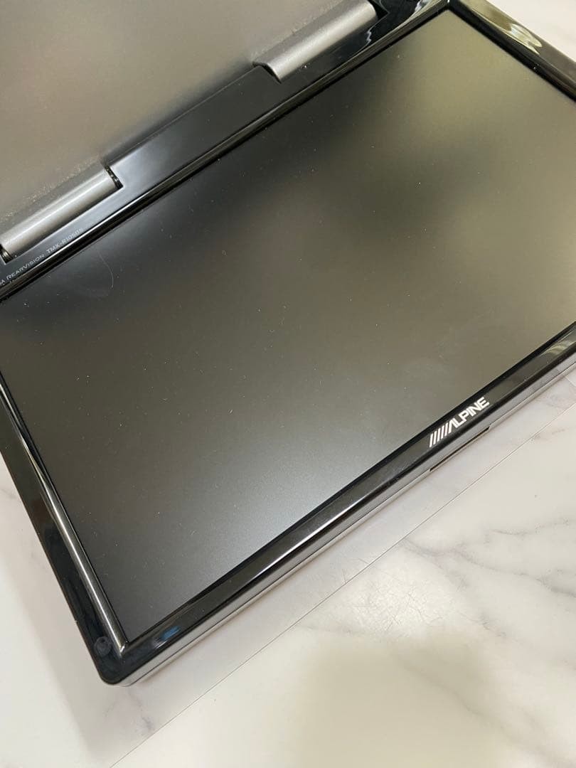 ALPINE flip-down monitor silver
