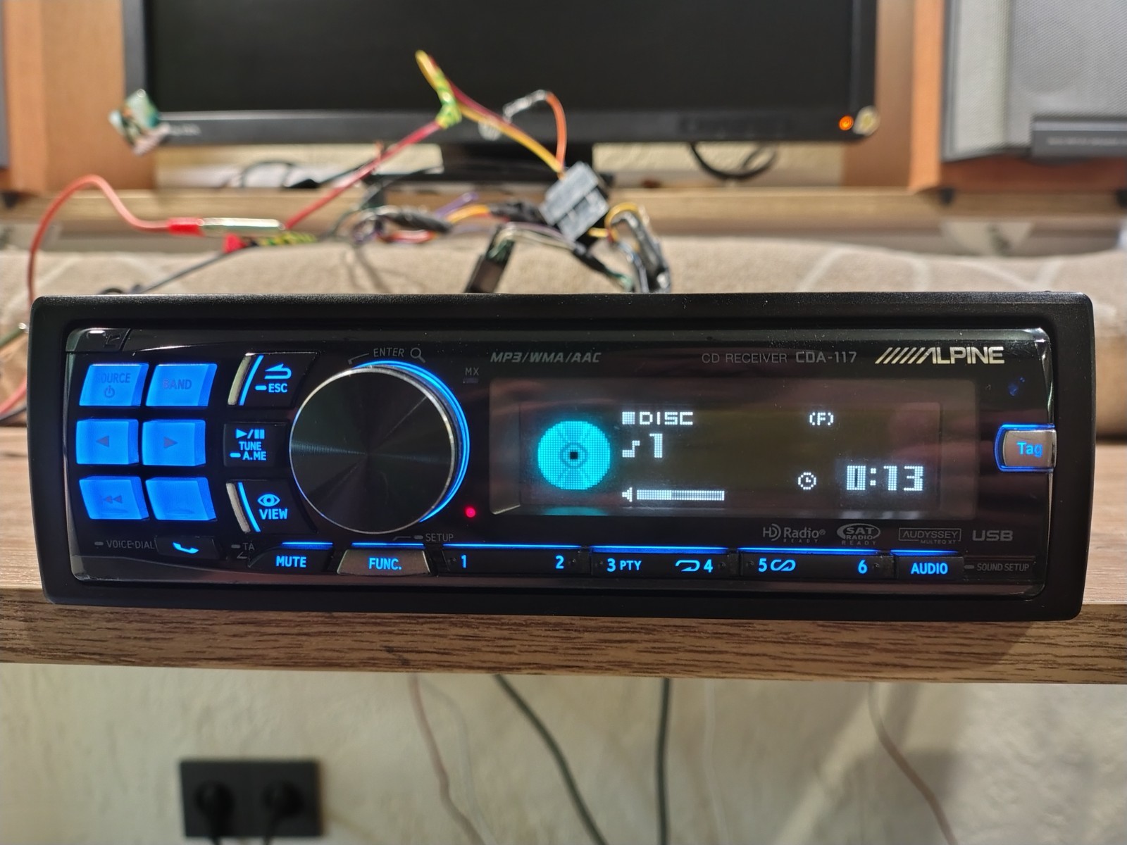 Alpine CDA-117 Car Stereo Mobile Media Station Fully Working Great Shape