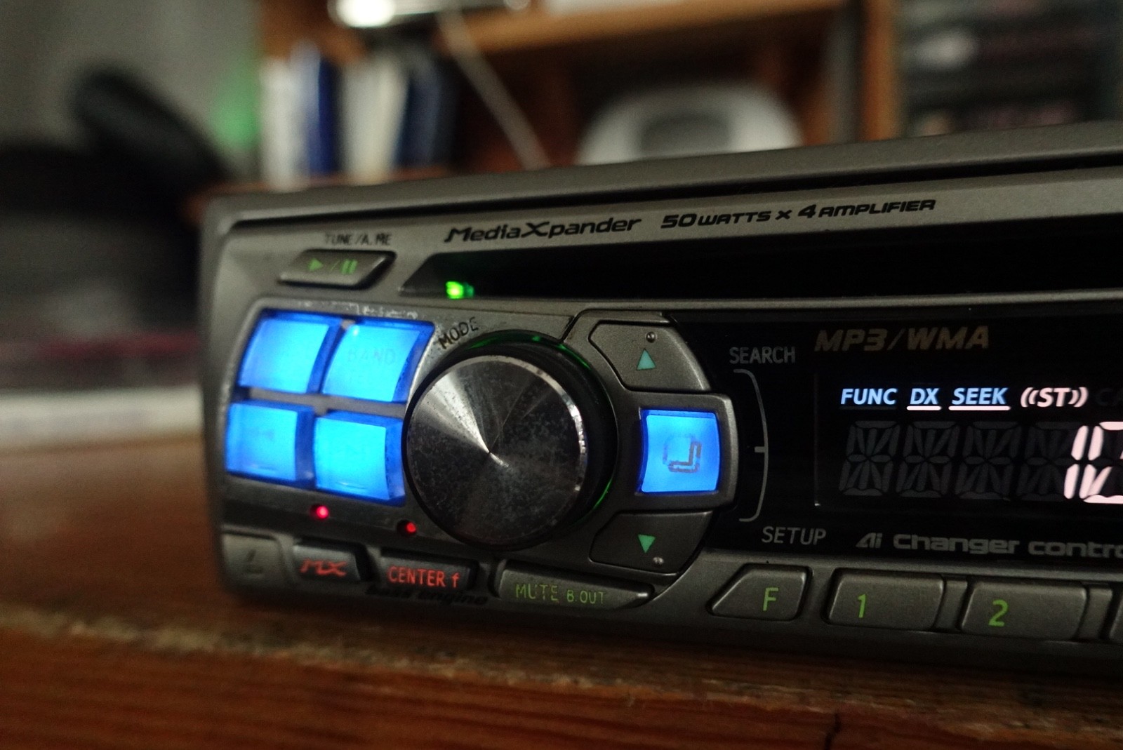 Alpine CDA-9807. CD/Fm108/Aux-Bluetooth Player.