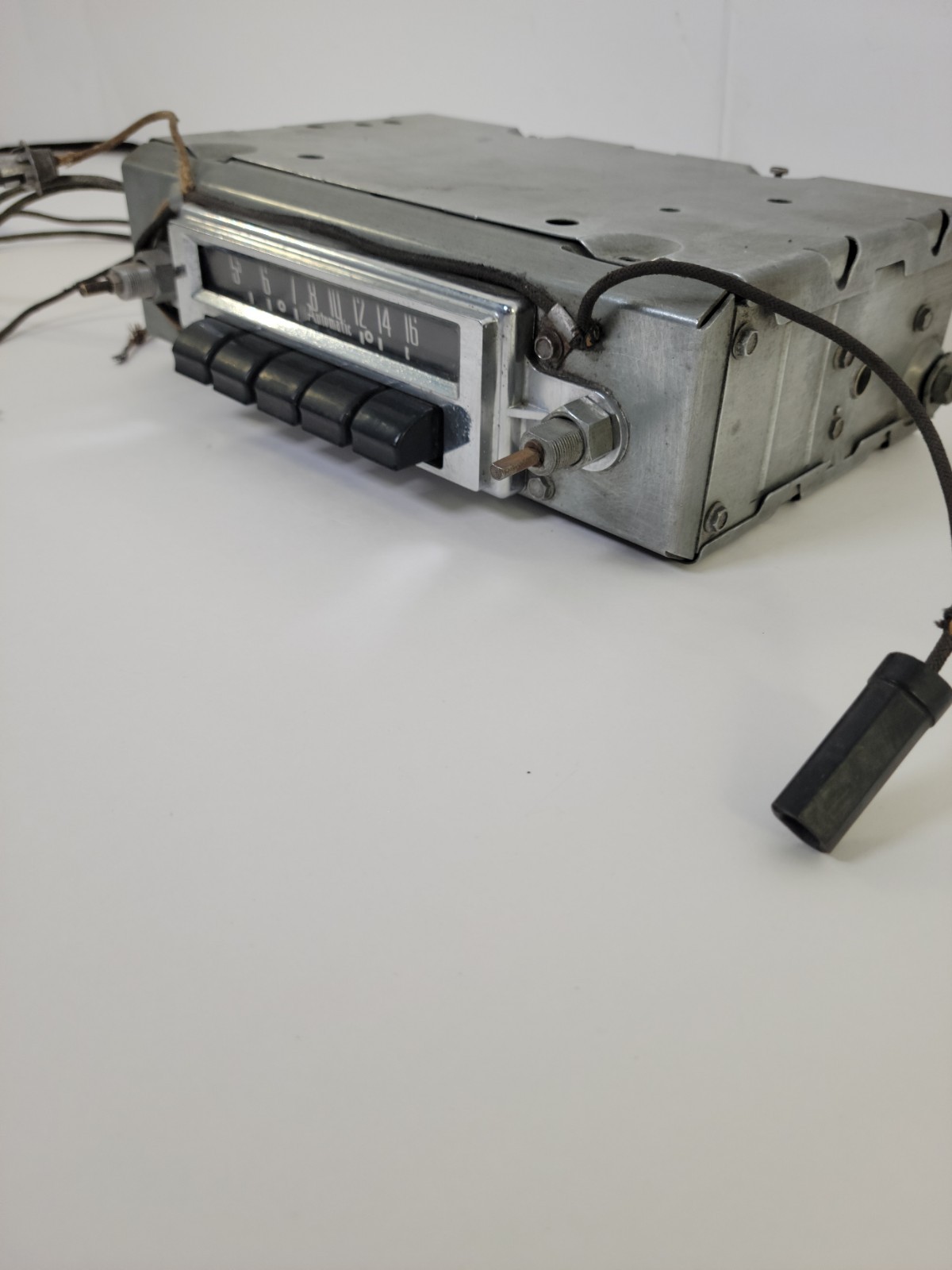 1950s 1960s Classic Car Radio Chevy Bel Air Ford Fairlane Automatic 12 Volts OEM