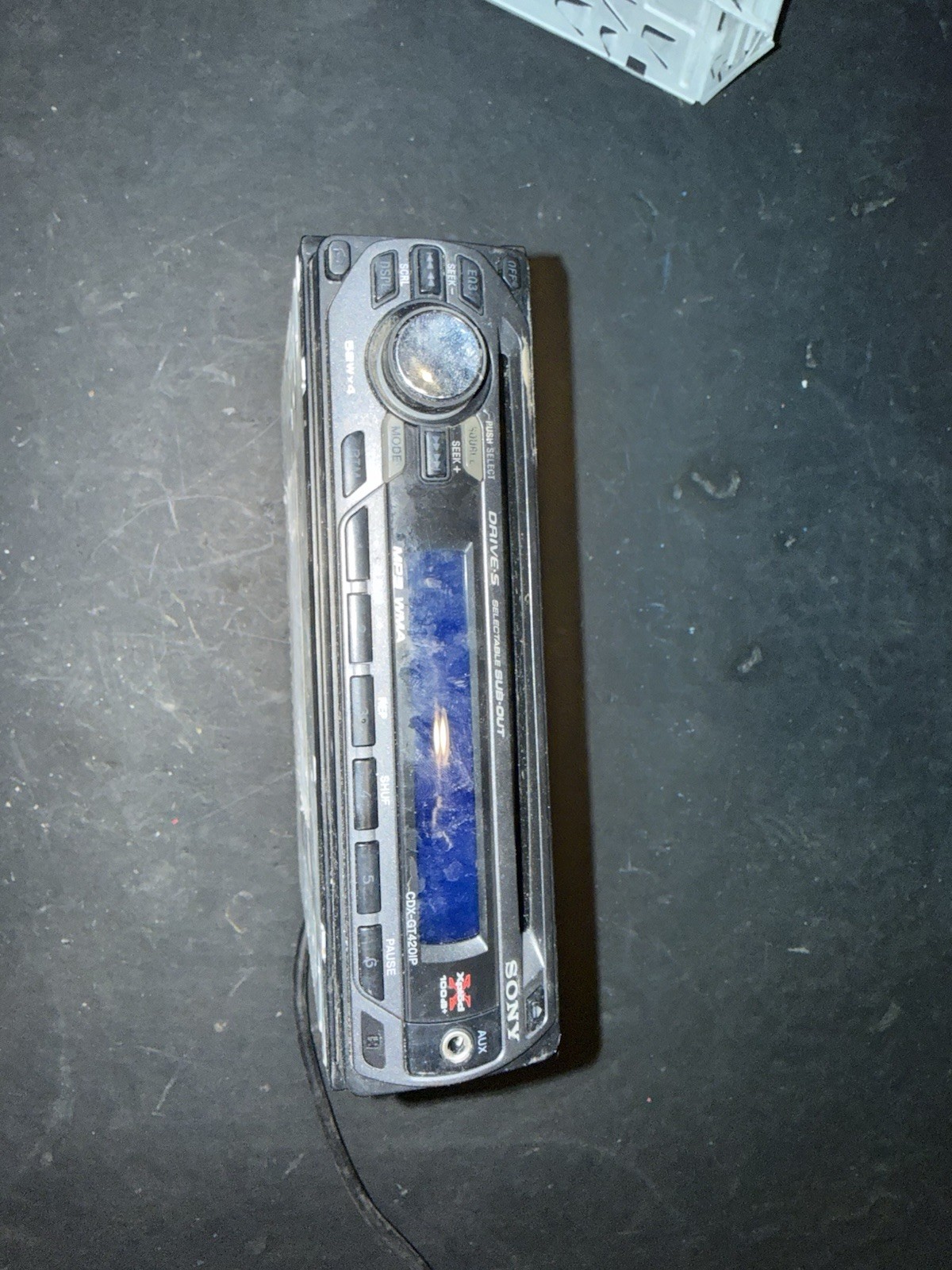 Sony CDX-GT420IP CD Player/MP3 In Dash Receiver (UNTESTED)