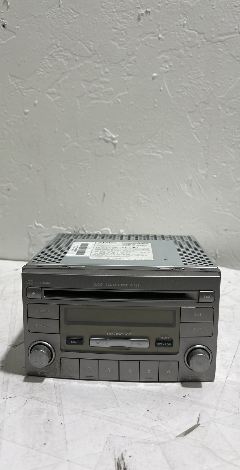 Subaru PF-2851B-A Radio 6 Disc CD Changer Clarion AUX SAT Stereo