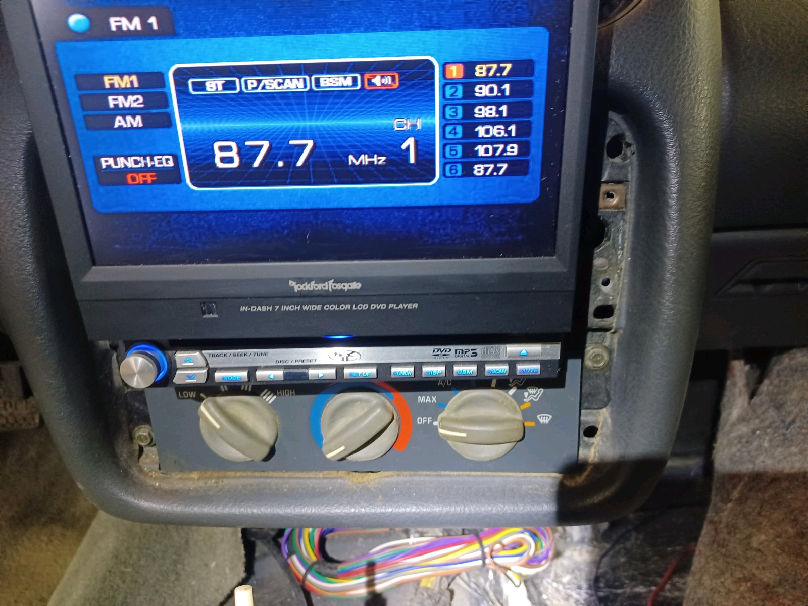 RARE OLD SCHOOL ROCKFORD FOSGATE RAVDVD2 7 INCH LCD CD/DVD PLAYER – READ DESCRIP