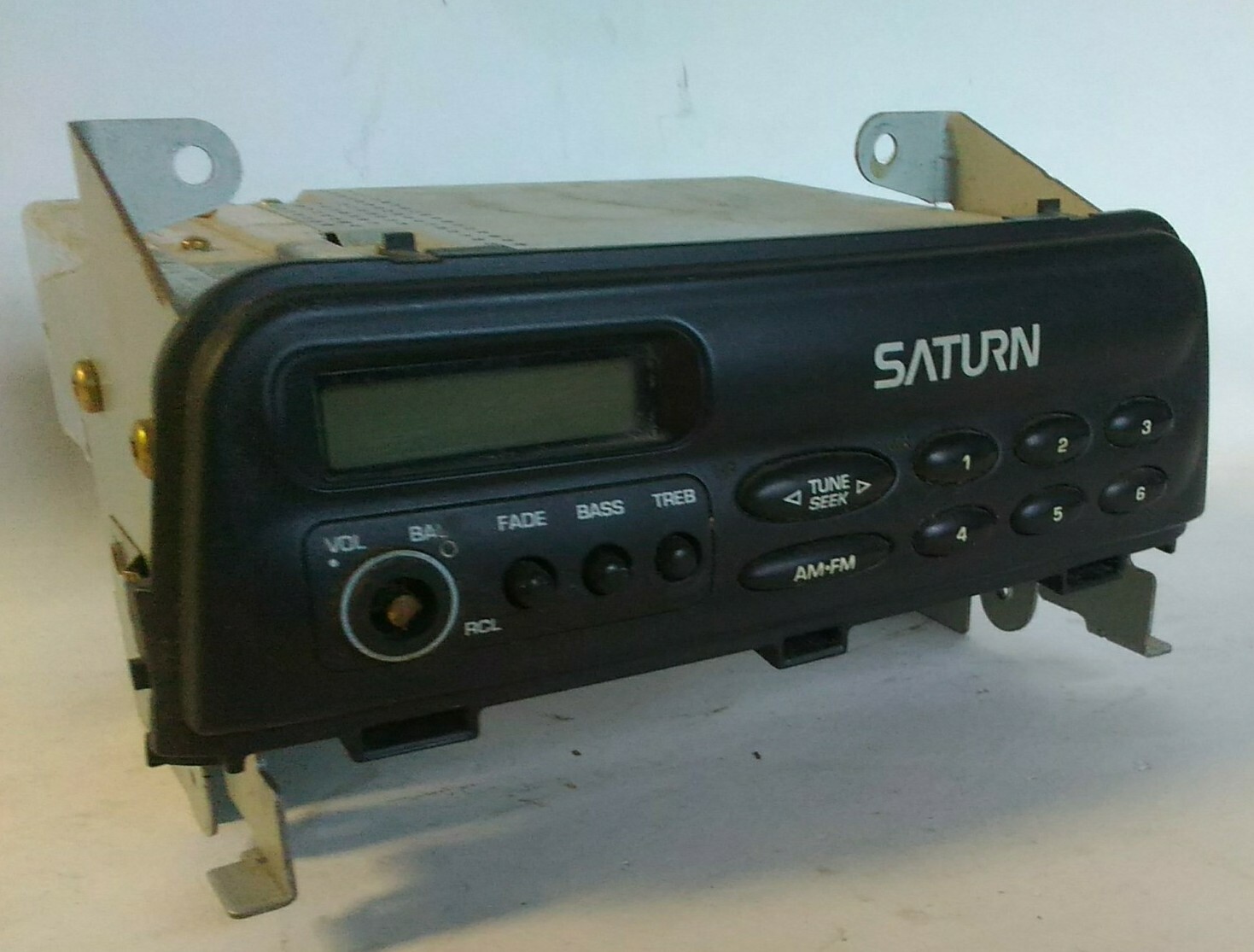 Saturn AM/FM In Dash OEM Radio Delco 21023479 General Motors