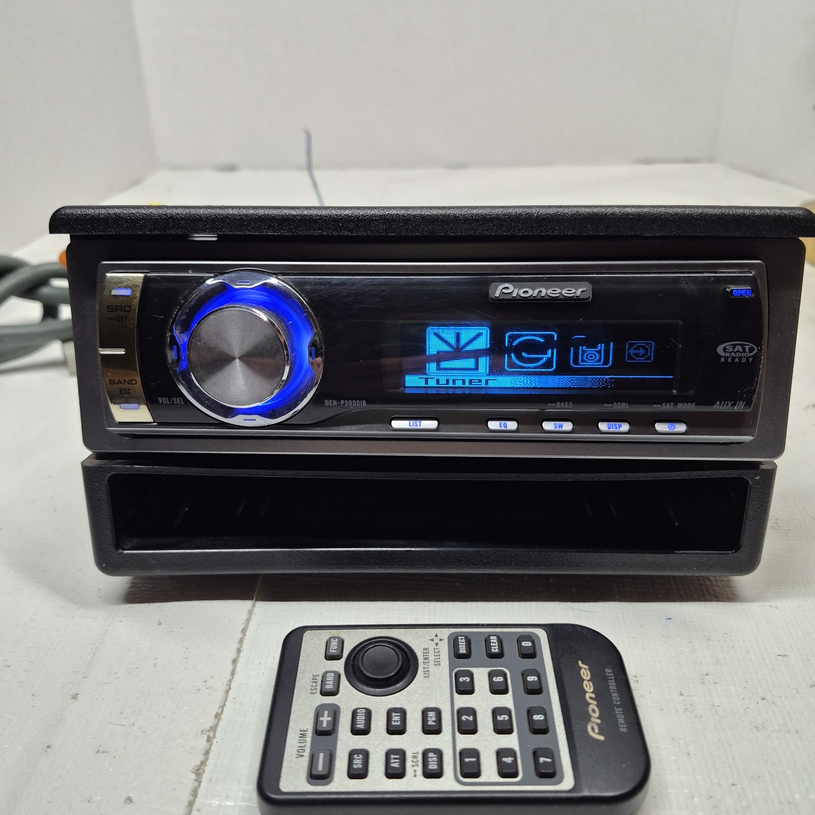 Vintage PIONEER DEH-P5900IB CD mp3 PLAYER 4V Preout REMOTE Control Blue Graphics