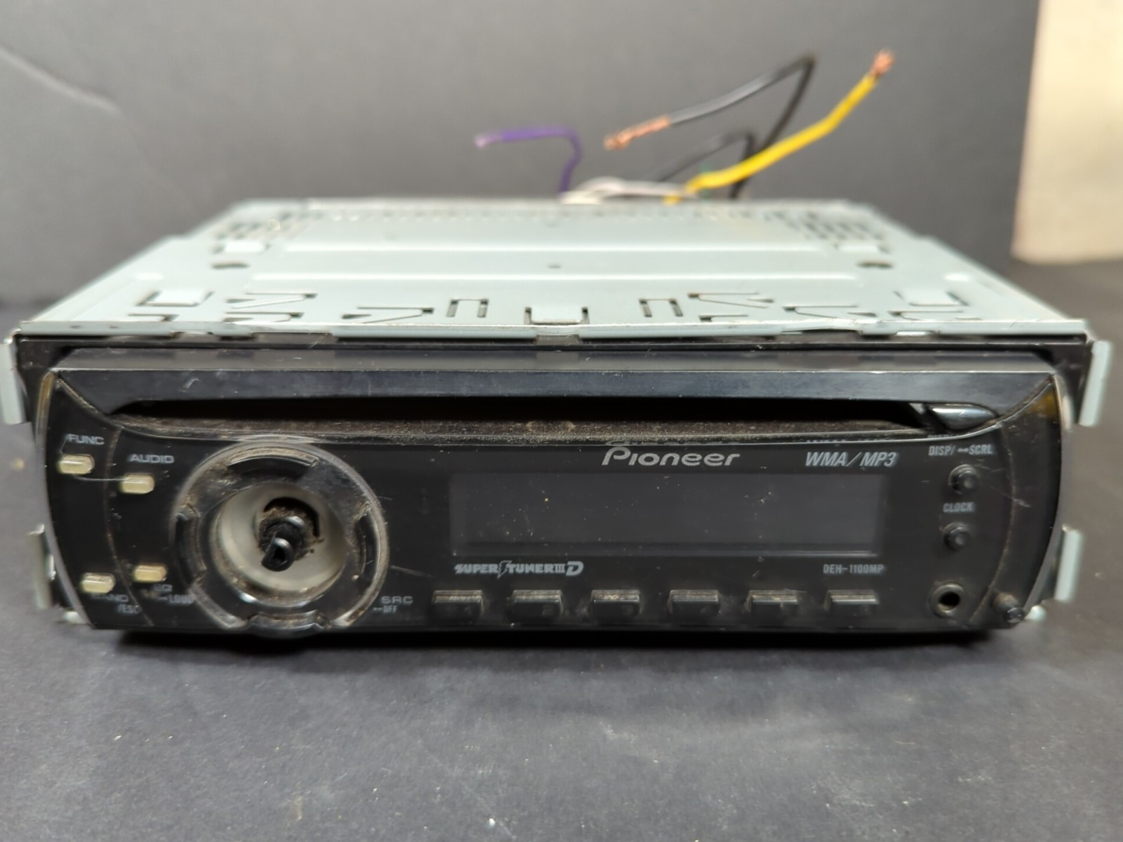 Pioneer DEH-1100MP Radio CD MP3 WMA Player Aux Input Detachable Face Stereo Part